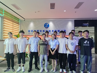 智能制造學生在深圳市晉銘航空技術有限公司實習.jpg